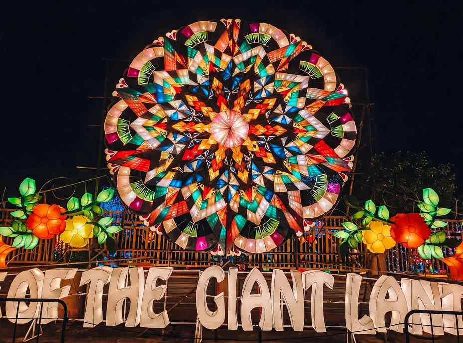 Giant Lantern Festival Pampanga: Ligligan Parul Guide